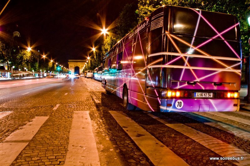 Soirée Bus sur les Champs Elysées (Photographie non contractuelle)